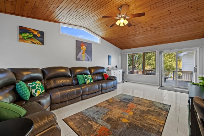 1723 Hillcrest Dr, Lake Geneva, WI 53147 - photo 4