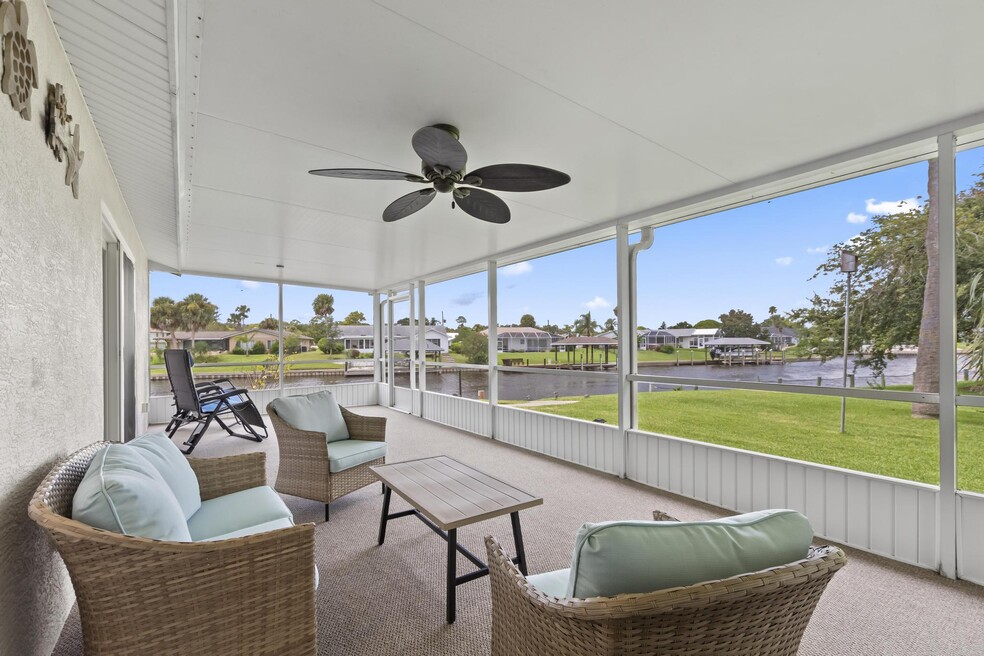 9 Campbell Ct, Palm Coast, FL 32137 - photo 1