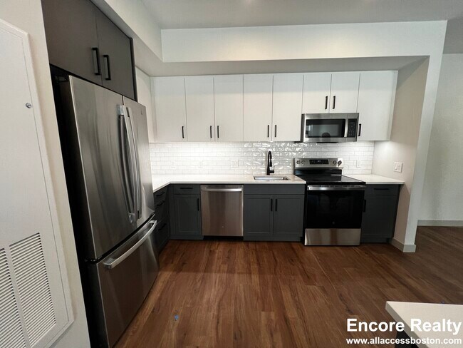 80 Rugg Rd unit D8, Allston, MA 02134 - photo 3