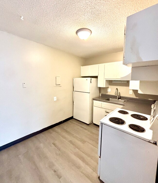 1809 Arlington Ave unit 10, Des Moines, IA 50314 - photo 3