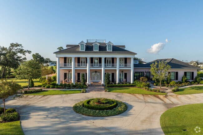 Large, well kept homes dot the landscape of Graywood.