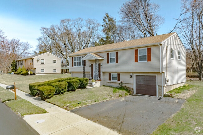 As you move further inland property sizes increase in West Shore.