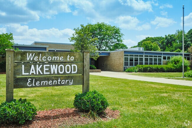 Lakewood Elementary School's academic program earned an A rating by Niche.