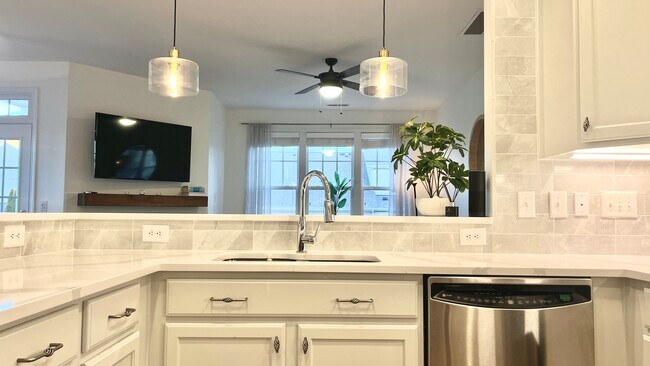 10122 Glen Autumn Rd, Raleigh, NC 27617 - photo 7