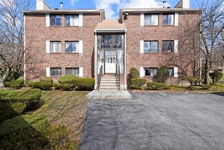 100 E Meadow Rd Unit 4, Lowell, MA 01854