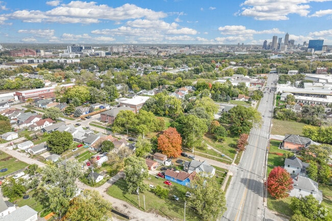 Sringtown conveniently sits nearby downtown Indianapolis, offering an easy drive for commuters.