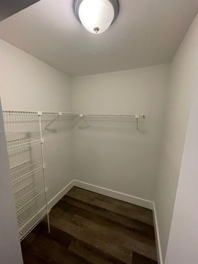 2288 SW 81st Ave unit GREAT 2 BEDROOM UPAT, Miramar, FL 33025 - photo 7