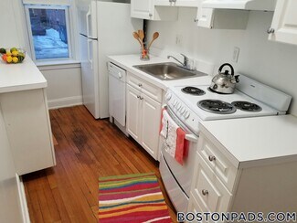 15 Green St Unit 1, Brookline, MA 02446