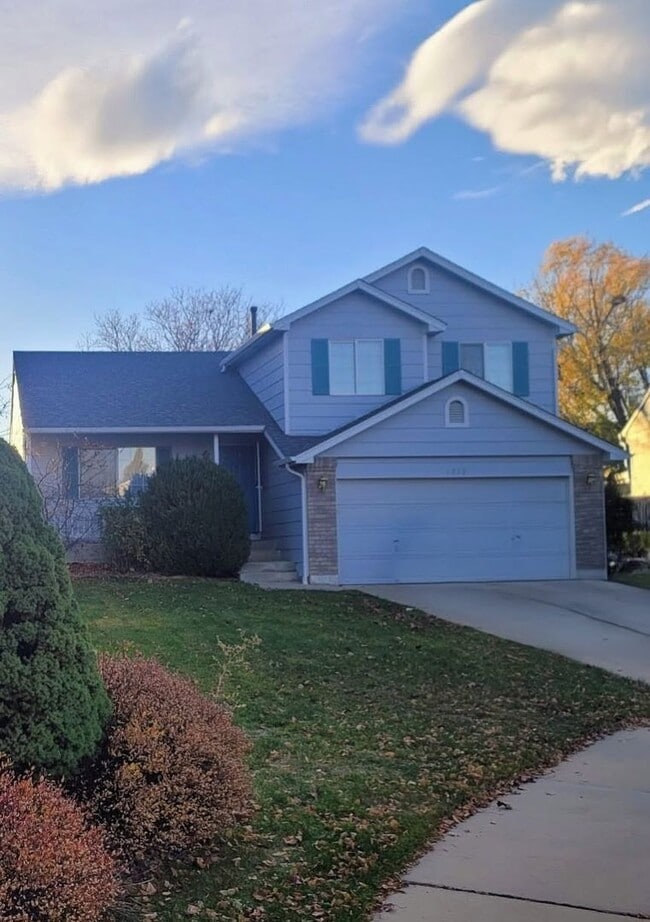 1313 Laurel Ct, Longmont, CO 80504