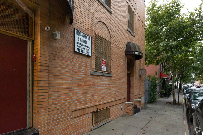 Bronx Manhattan SDA School in The Bronx has a reputable curriculum.
