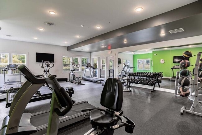 1701 Knapp St NE_20240923-047