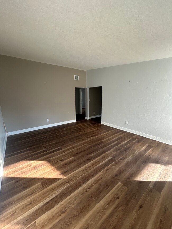 1503 Noble Place, Orlando, FL 32801 - photo 4