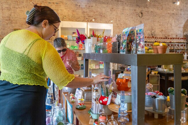 Makes Scents near Rockbridge sells homemade and custom candles.