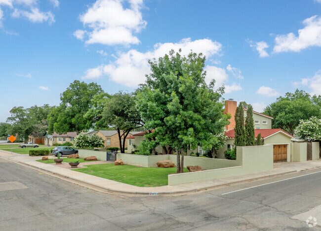 Sections of modern architecture style homes frame the Heart of Lubbock neighborhood.