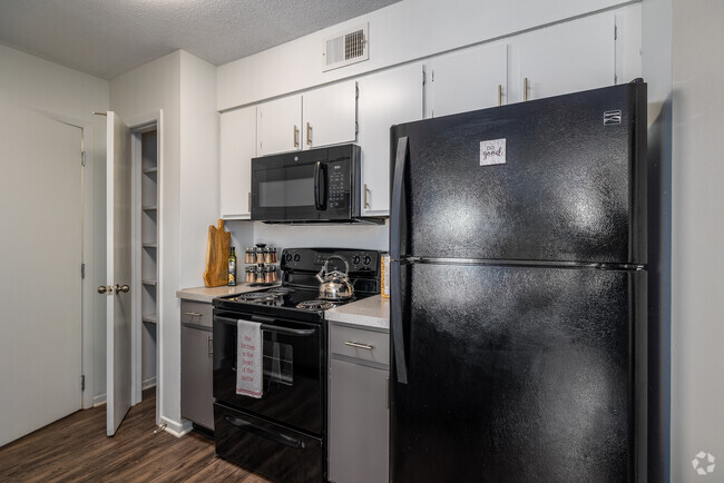 Opal 1BD 1BA - Kitchen