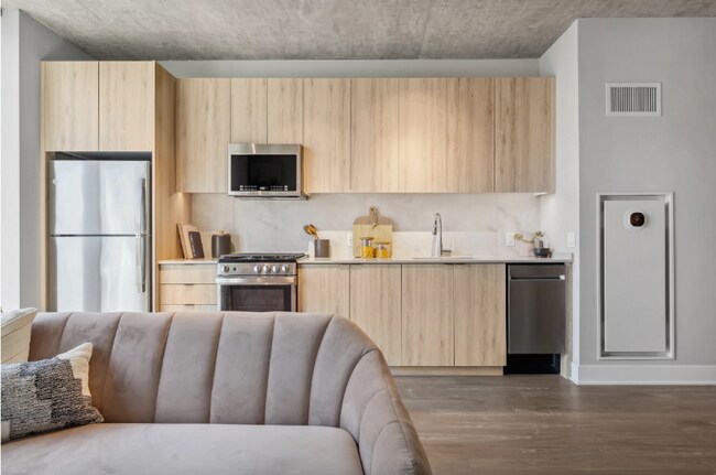 1039 W Van Buren St, Chicago, IL 60607 - photo 3