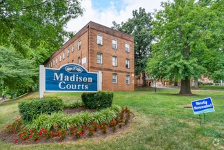 32 Chesapeake St SW, Washington, DC 20032