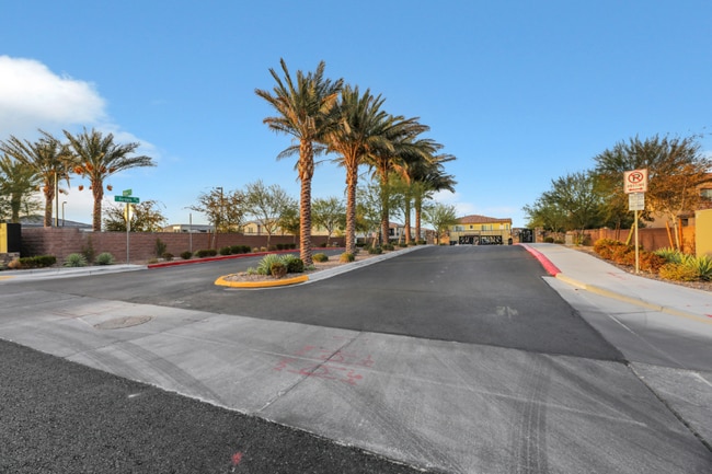 20 Barbara Ln, Las Vegas, NV 89183 - photo 2