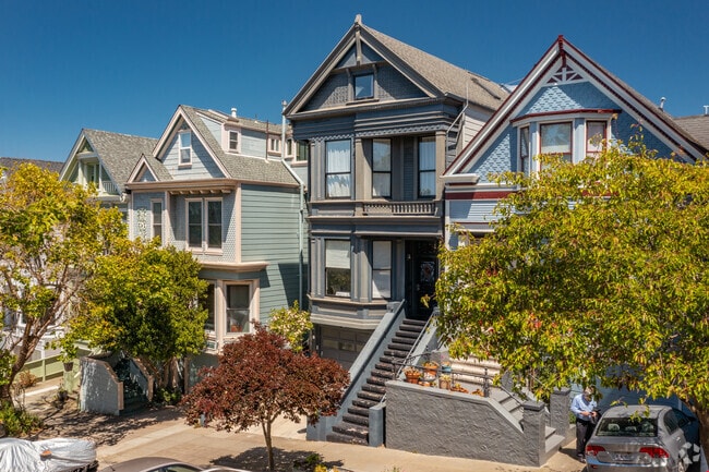 Queen Anne Victorian houses can be frequently seen lining the streets of The Haight.