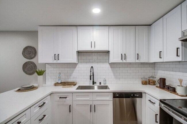 Glo, La Mesa, CA 91942 - photo 7