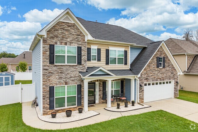 New homes in Bent Tree feature clean landscaping.