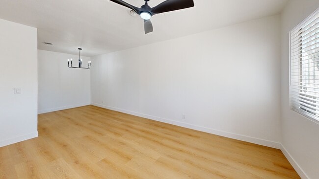 2514 Sandy Ln, Las Vegas, NV 89115 - photo 2