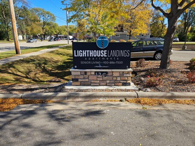 Lighthouse Landings, Neenah, WI 54956 - photo 6