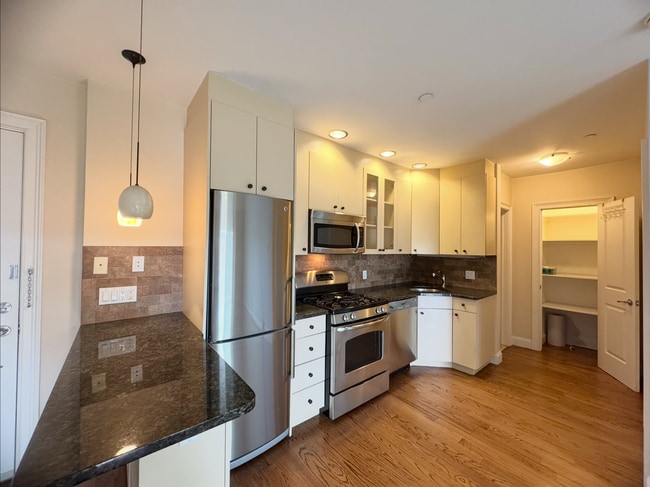 2821 36th St unit 4, Long Island City, NY 11103 - photo 3