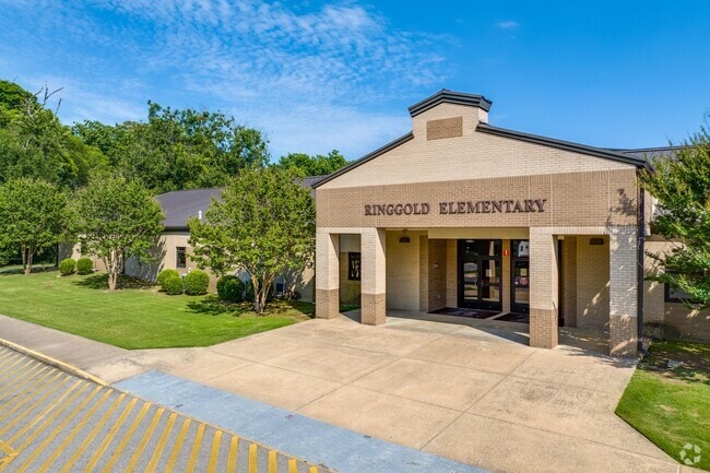 Then entrance of Ringgold Elementary School, serving children in Benton, Arkansas.