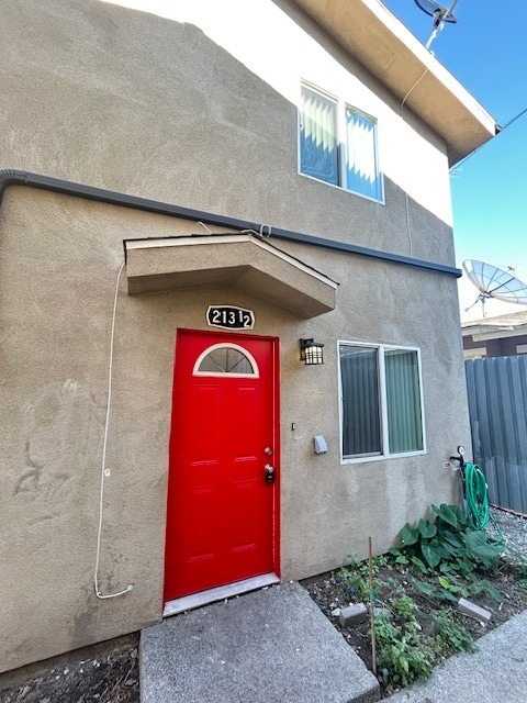 213 1/2 E 84th Place, Los Angeles, CA 90003 - photo 2