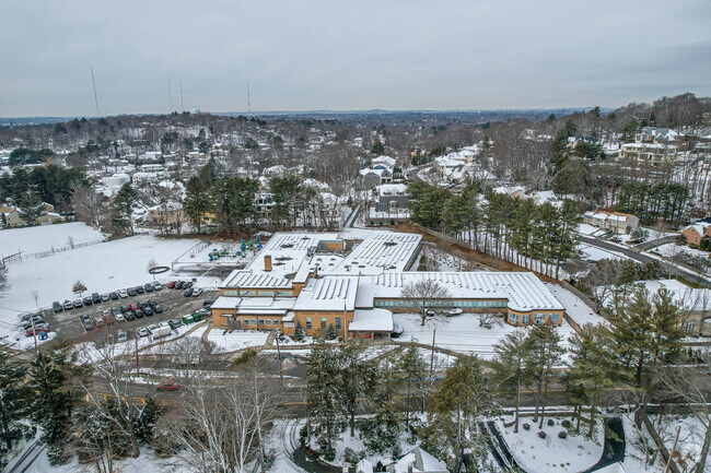Memorial Spaulding Elementary School serves students in Oak Hill.