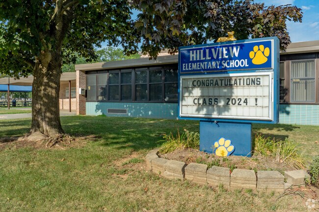 Hillview Elementary is an above average public school in Pompton Plains, NJ.