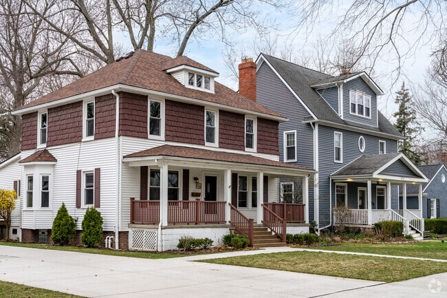 Colonial style homes are found throughout Grosse Pointe.