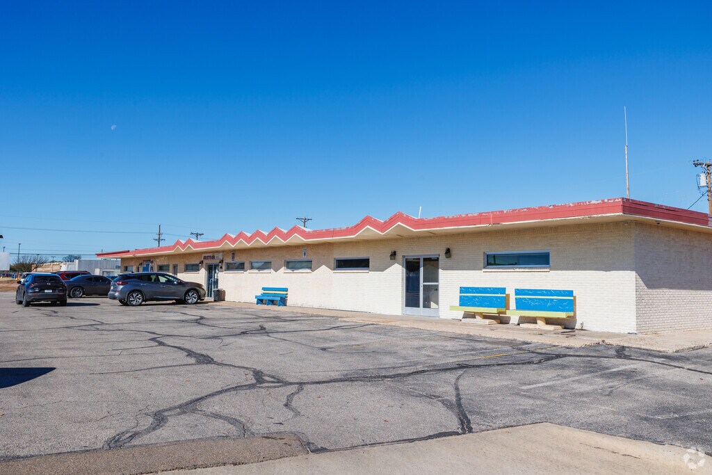 Richard Milburn Academy Amarillo has an overall C- grade from Niche.