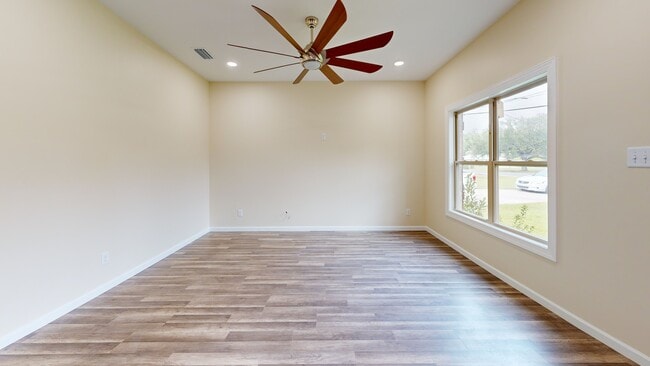 4077 Higgins Rd, Mobile, AL 36619 - photo 2