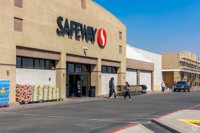 Safeway is one of many grocery chain stores found near Walnut Cree.