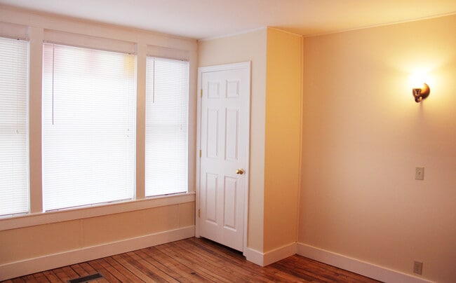 137 Park St unit 3, Burlington, VT 05401 - photo 4