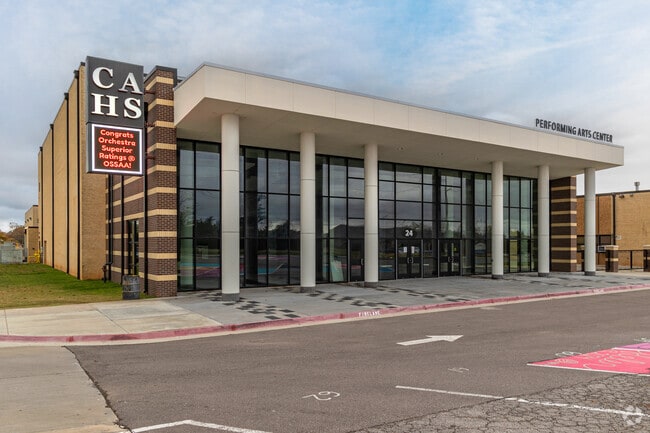 Carl Albert High School give students the opportunity to try many different activities.