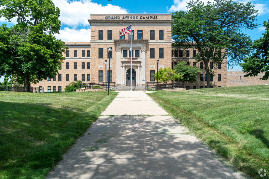 Milwaukee Academy of Chinese Language is a public school in the Avenues West neighborhood.