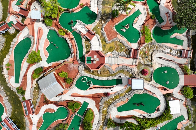 Adventure Mini Golf field in Willoughby neighborhood.