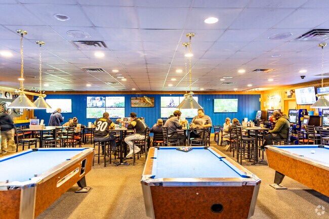 Come watch your favorite game and eat wings at Sharks Sports Bar & Grill in Tanners Creek.