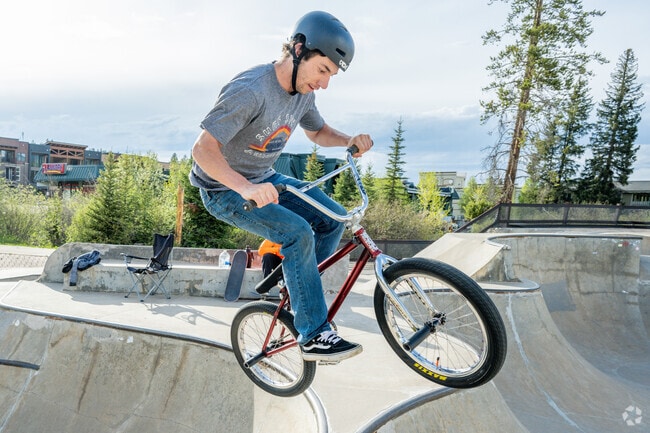 Hideaway Park features a popular skatepark for users to perform their tricks.