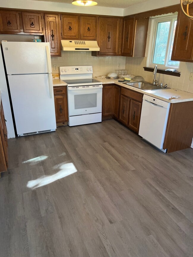 308 Frontier Ave unit 3, North Tonawanda, NY 14120 - photo 3