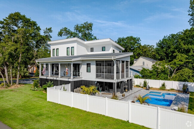 There are a variety of coastal styled homes in Garden City.
