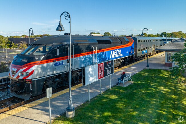 The Northeast Buffalo Grove Metra Station will get you around the Chicago metro area with ease.