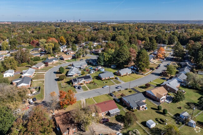 Deerbourne features comfortable Ranch style homes mostly built in the 1960s.
