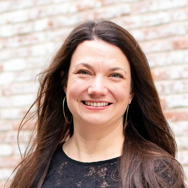Sarah Hutchins