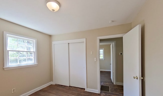 1930 Wayne Ln, Fayetteville, NC 28304 - photo 2