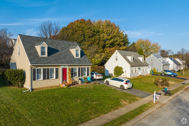 Cape Cod homes in Springetts Manor-Yorklyn often have small lots with attached driveways.