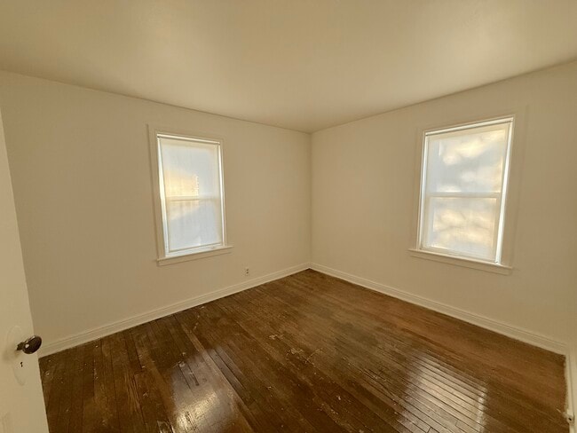 443 N Prospect St unit downstairs, Marion, OH 43302 - photo 5